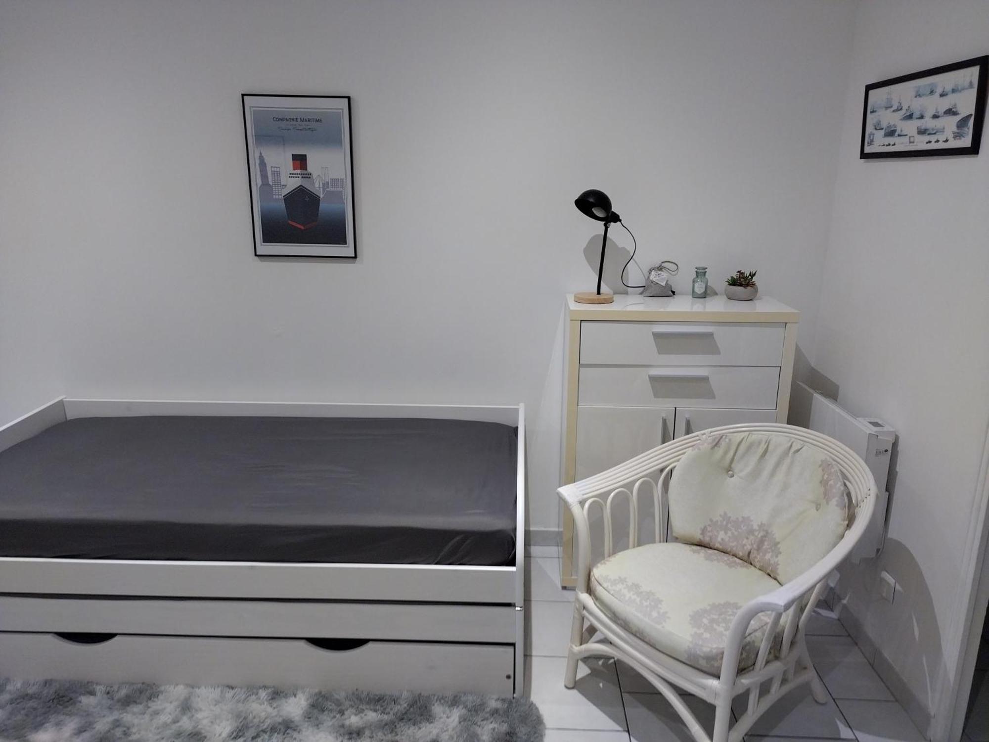 Charmant Studio Canape Lit Netflix Prime Video Dazn Wifi ル・アーヴル エクステリア 写真